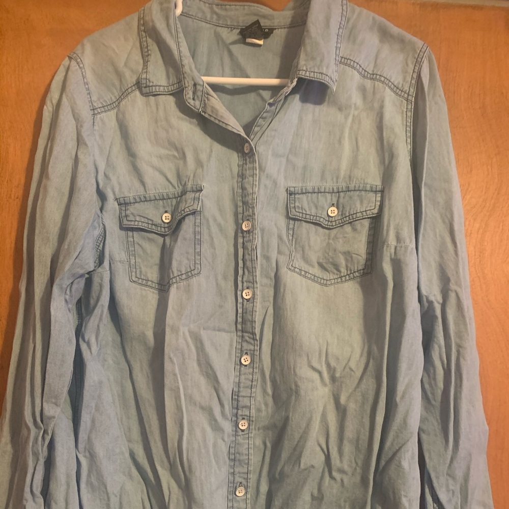 Torrid size 1 chambray top